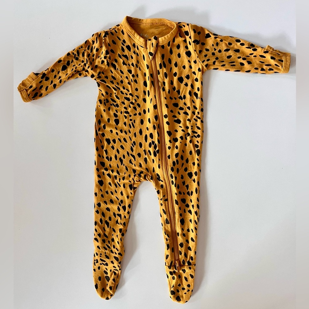 Kyte baby marigold cheetah zipper footie
